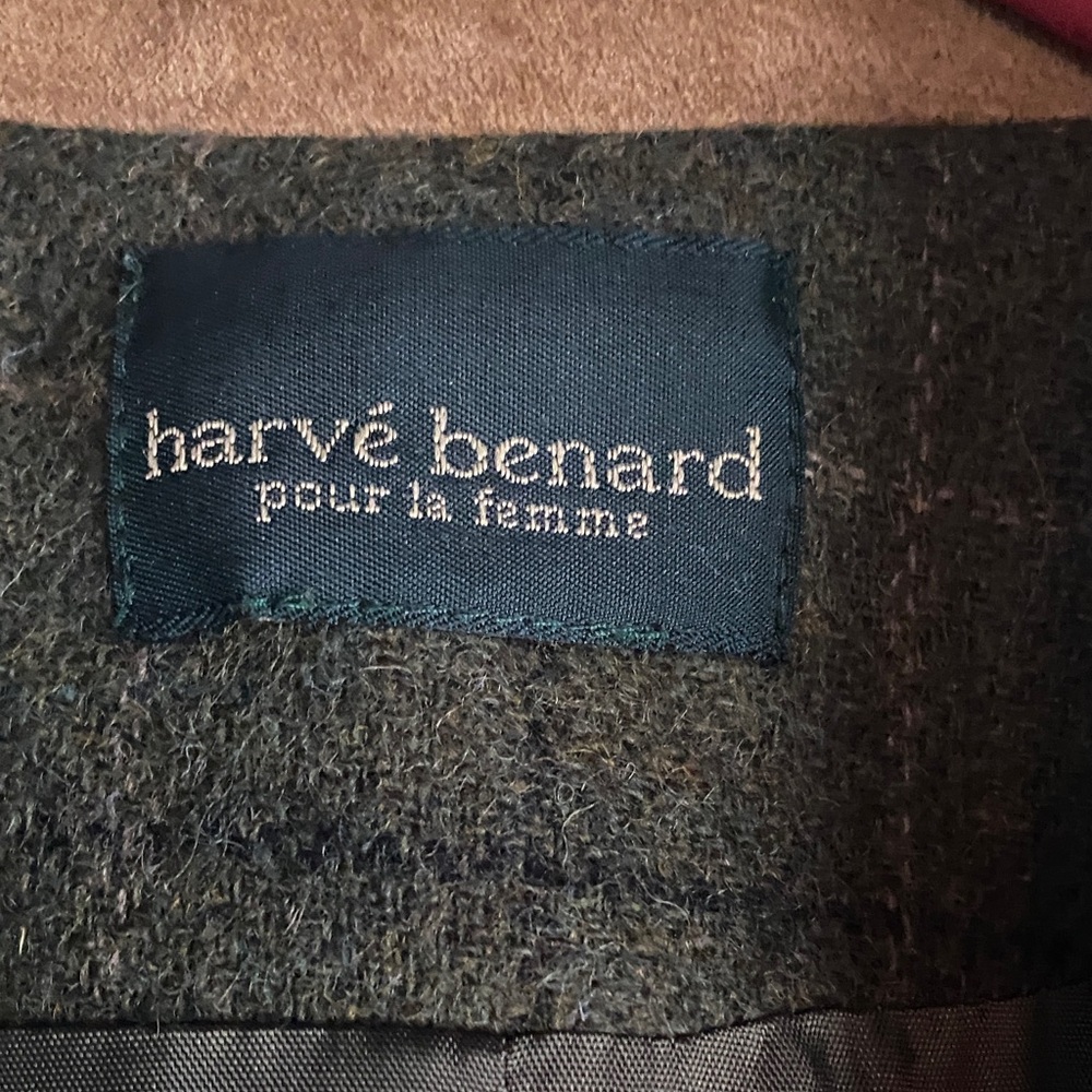 Harve Bernard Pour la Femme Wool Green Plaid Blazer with Tan Details - Picture 4 of 7